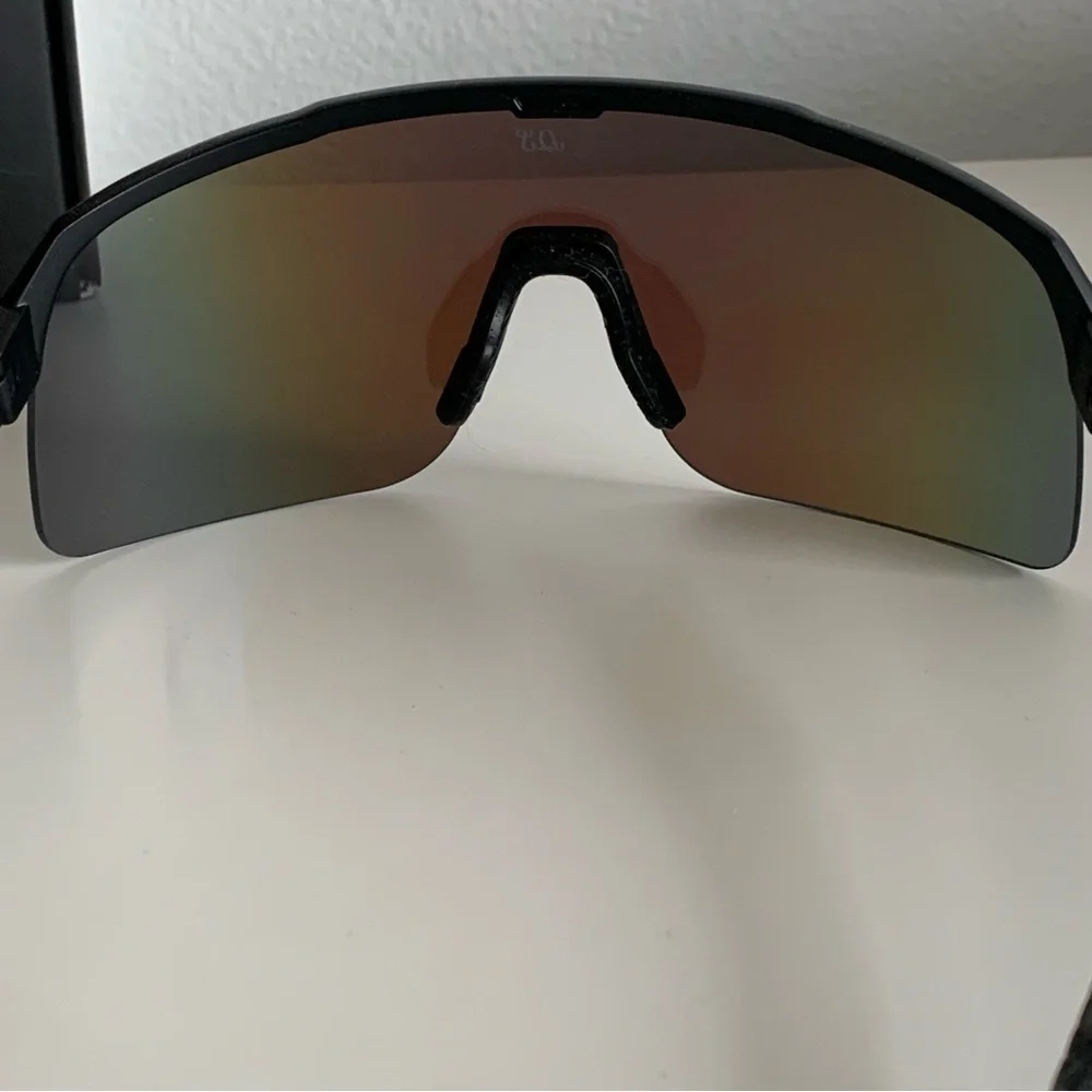 Diamond Eyewear Black Blue Sporty Sunglasses Baseball Outdoor Fishing Box Case